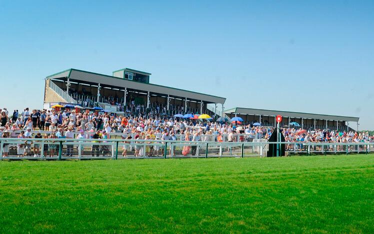 Crowd at Great Yarmouth Racecourse.